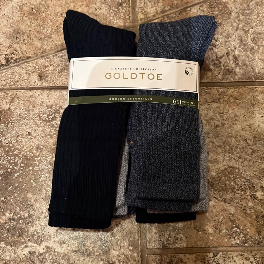 NEW- Men’s GOLDTOE Socks